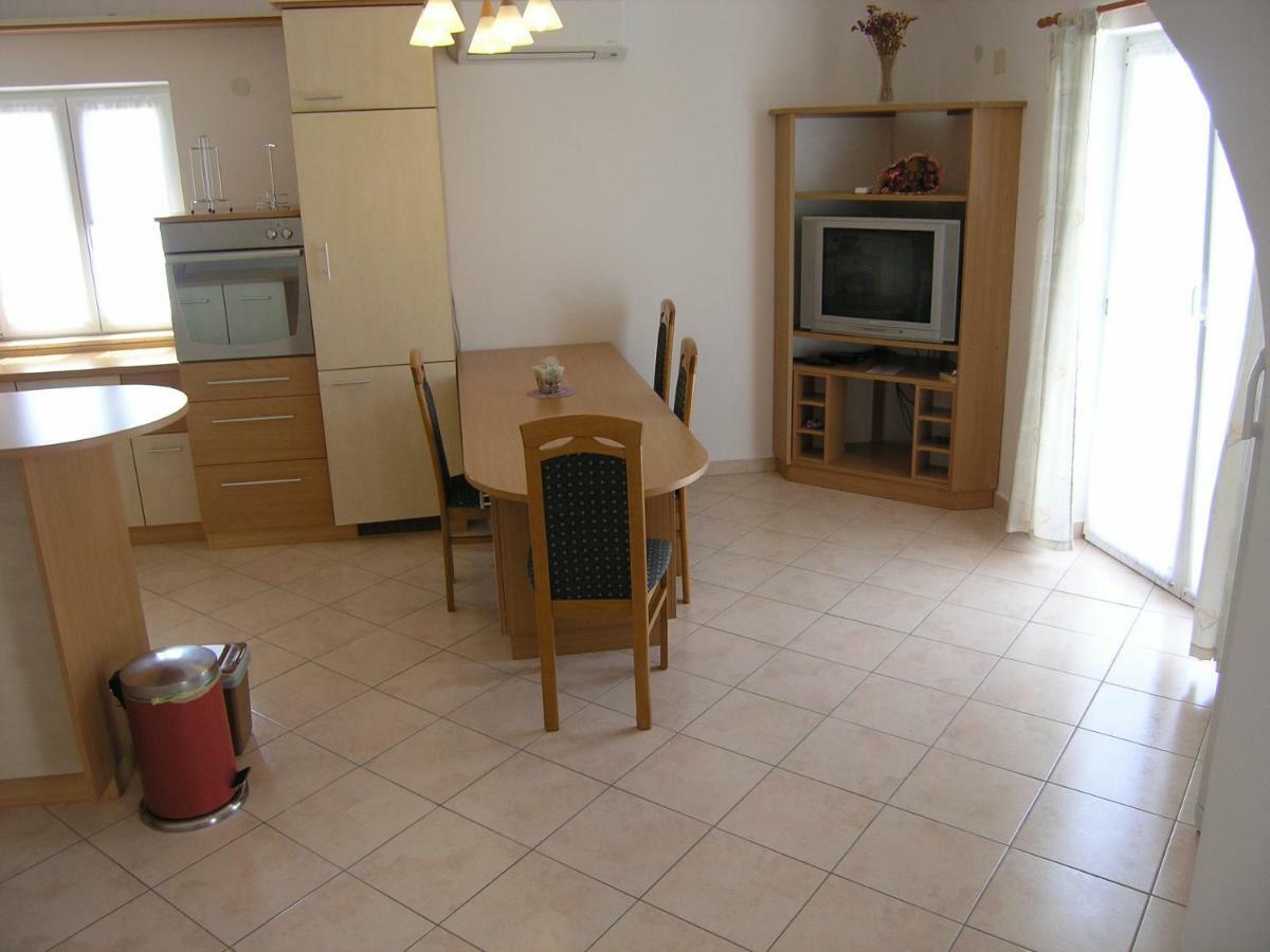 Apartament Apartman Juric Krk Town Zewnętrze zdjęcie