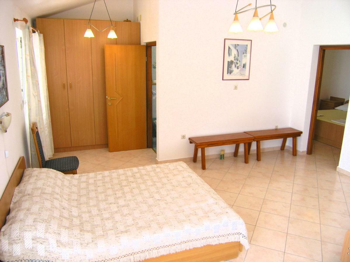 Apartament Apartman Juric Krk Town Zewnętrze zdjęcie